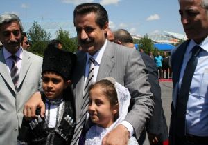 Bakan Çelik'e coşkulu karşılama